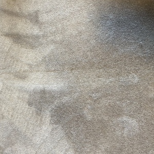 絨毯にベッド等の押さえられた跡の修復
