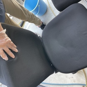 保管されていた事務用椅子